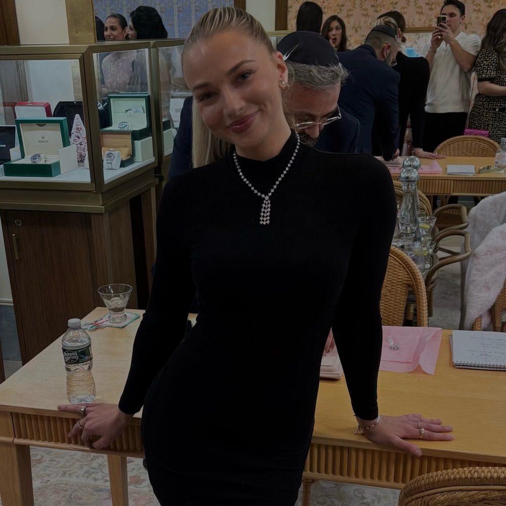 Meet your Posher, Alexa
